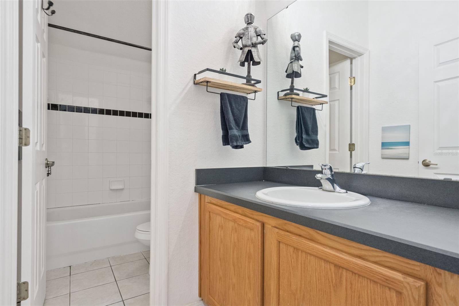 Image 23 of 36 For 369 Vizcay Way