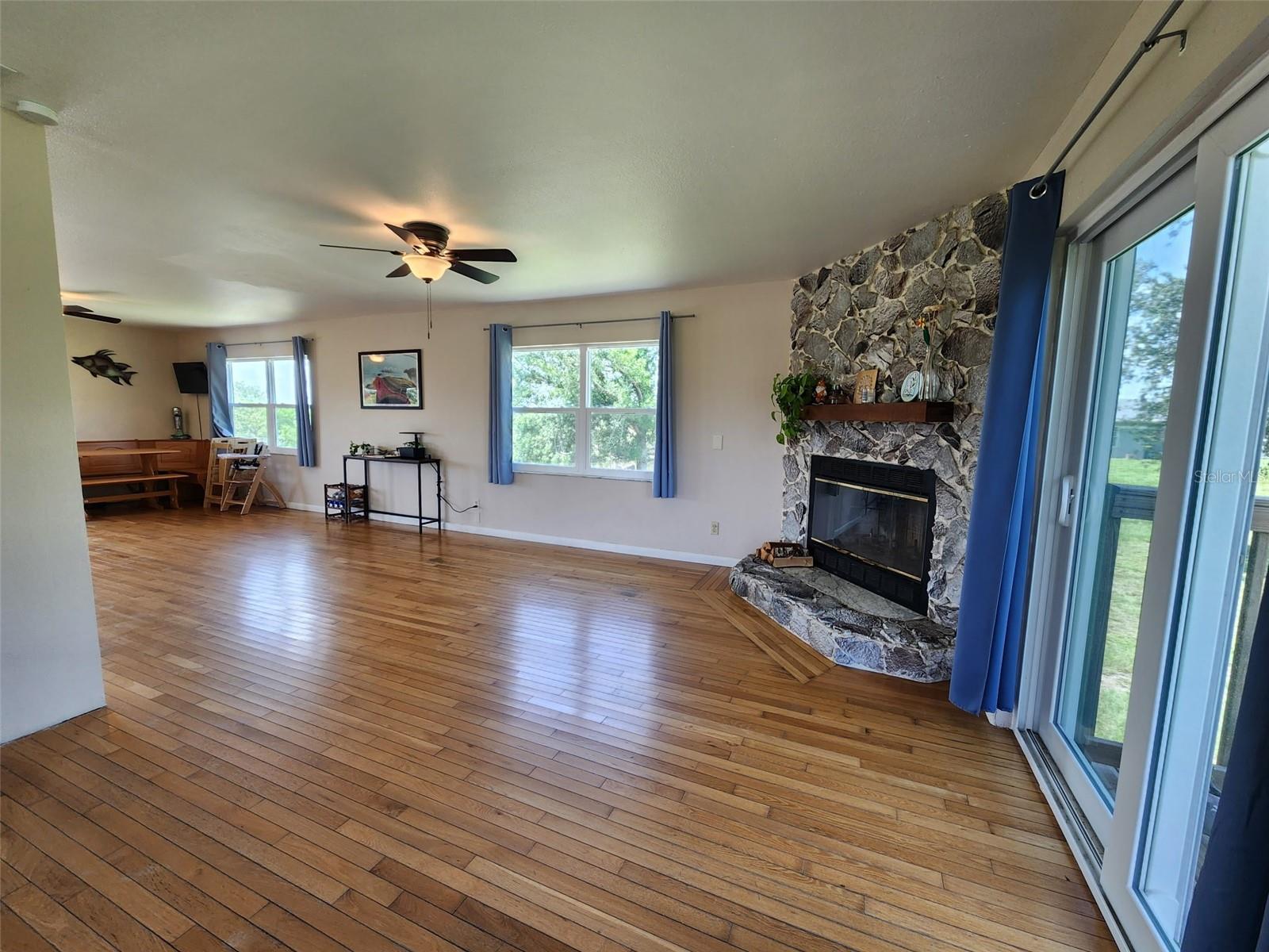 Image 4 of 33 For 373 Hile Lane