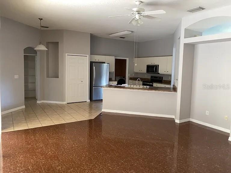 Image 6 of 16 For 8 Black Water Way