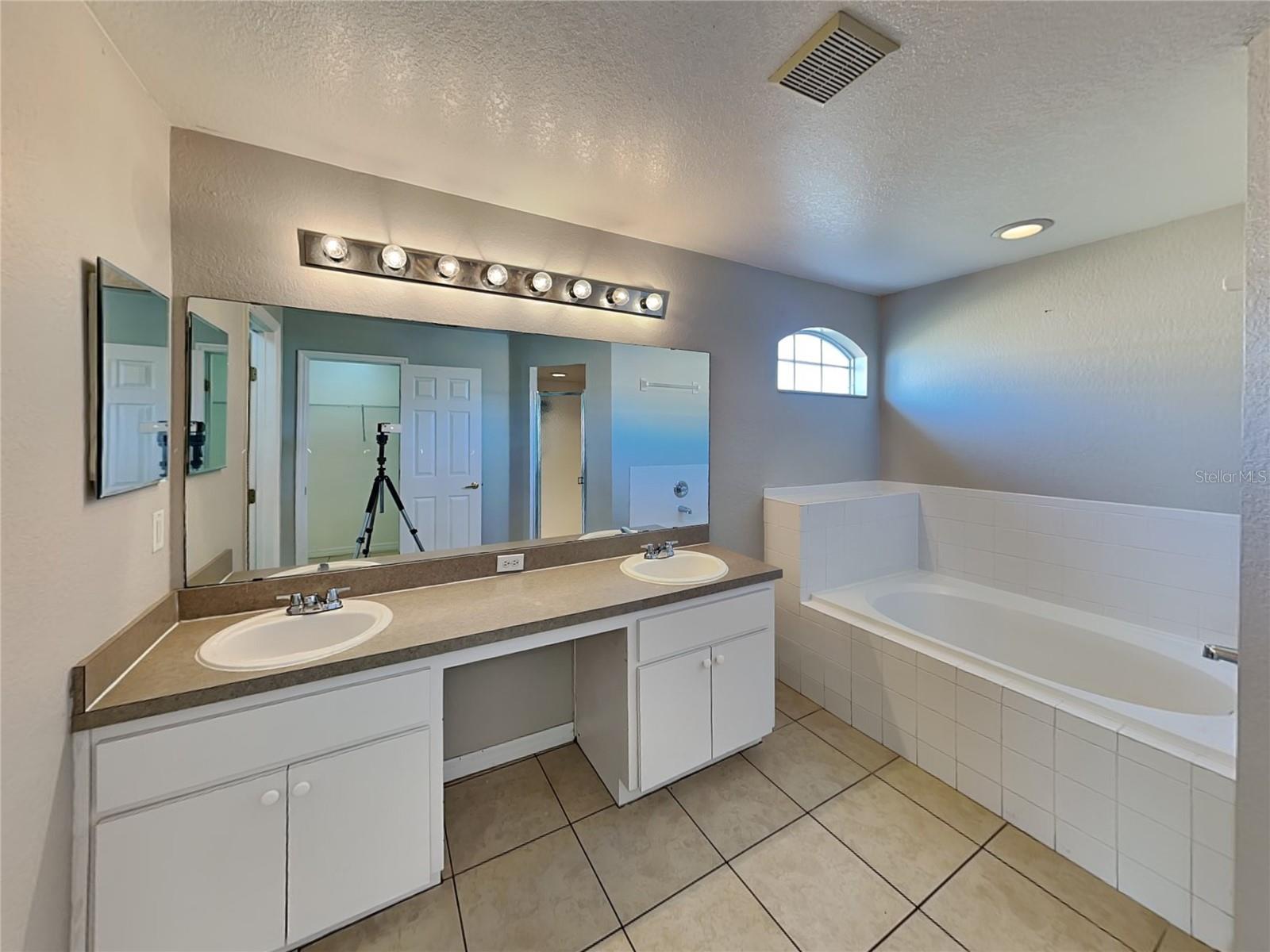 Image 14 of 20 For 817 Highland Crest Loop