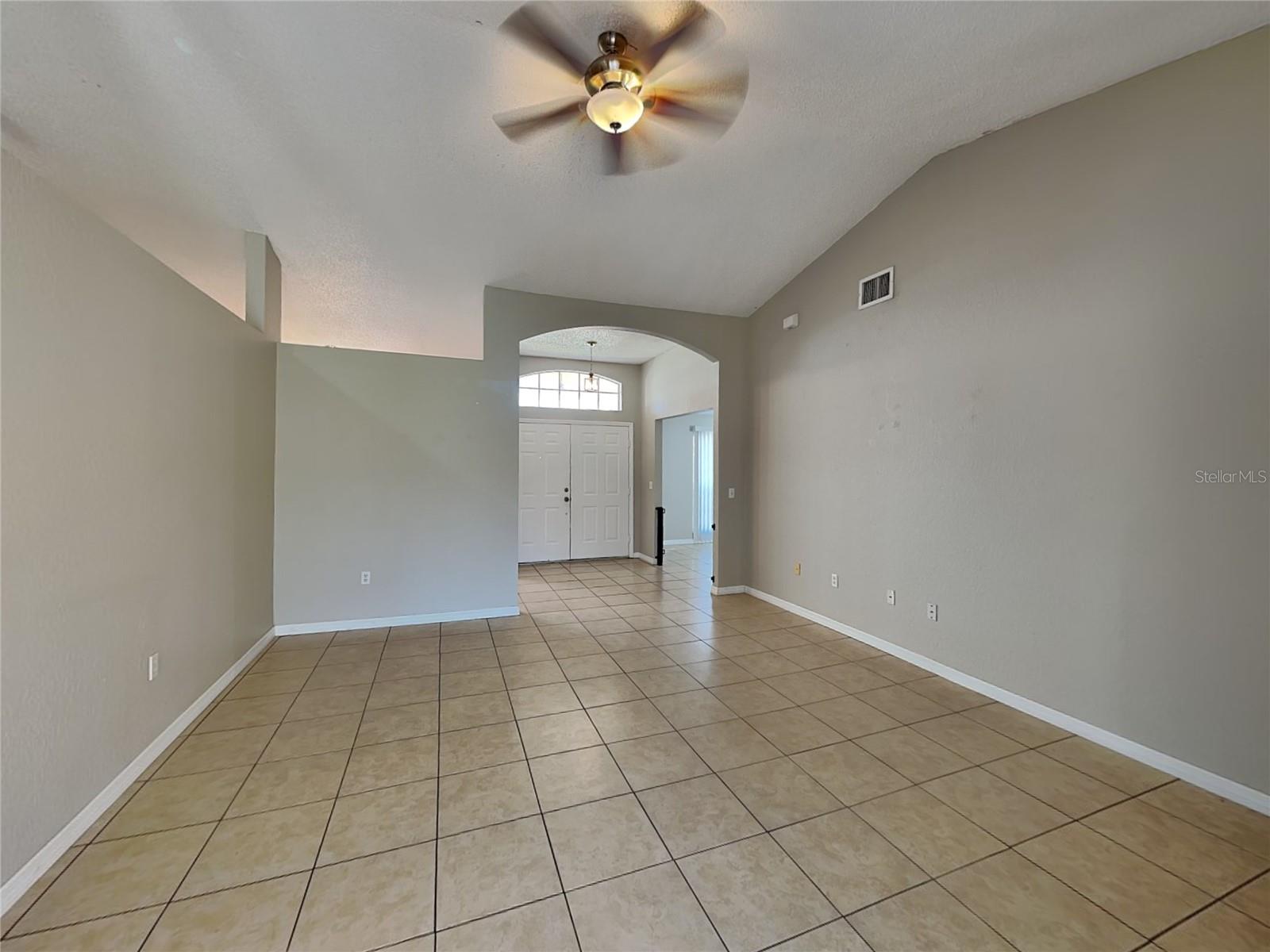 Image 3 of 20 For 817 Highland Crest Loop