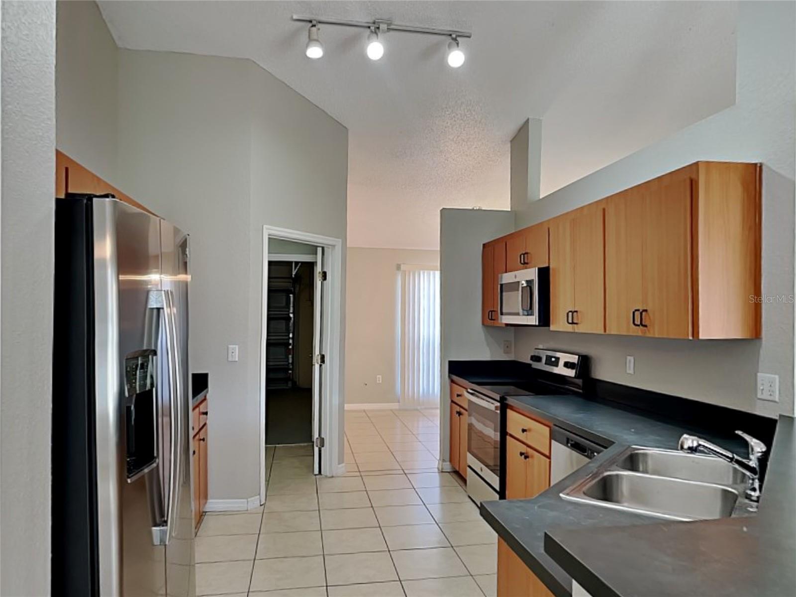 Image 7 of 20 For 817 Highland Crest Loop