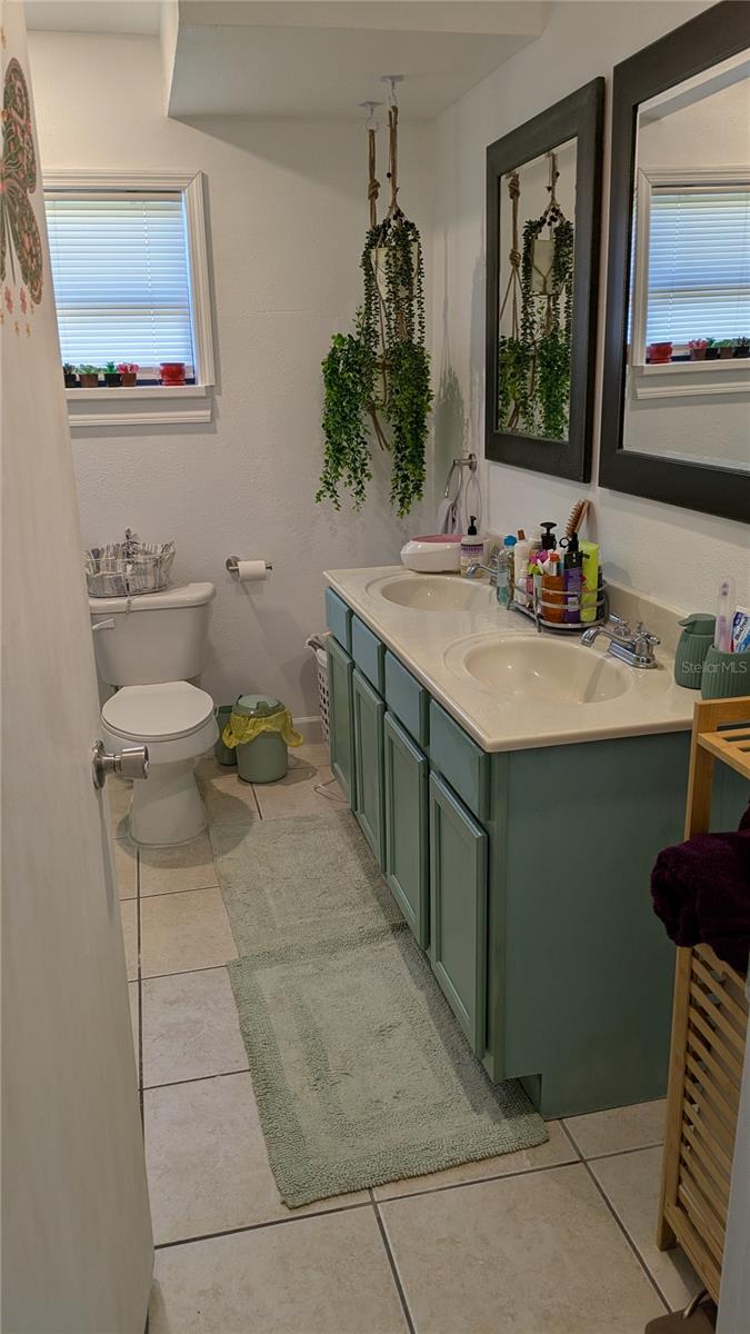 Image 17 of 19 For 1109 Lee Street