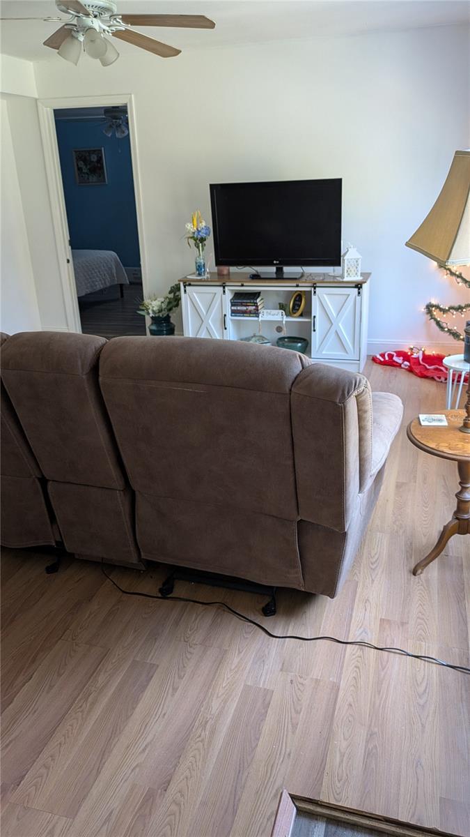 Image 9 of 19 For 1109 Lee Street