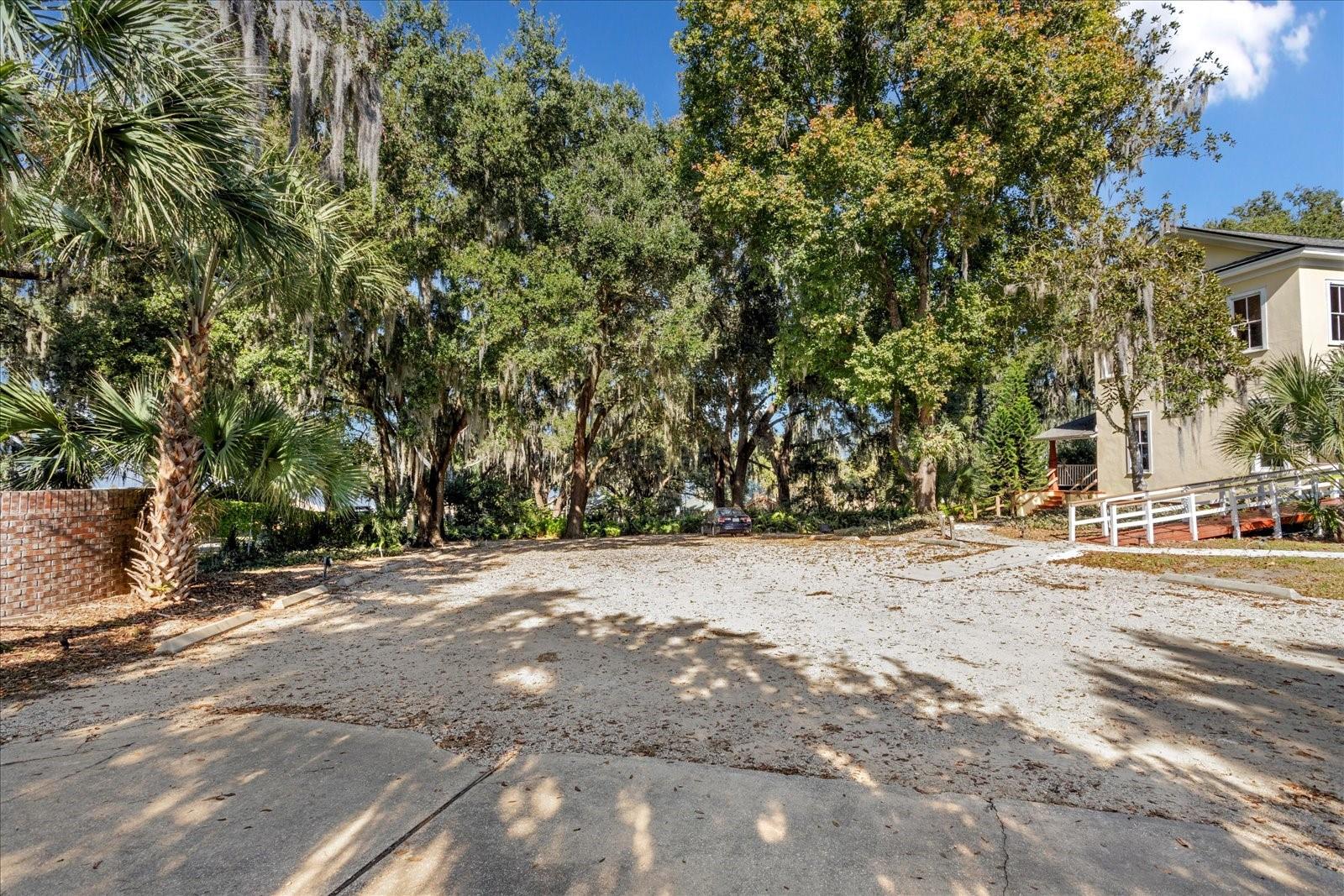 Image 16 of 62 For 620 Tubb Street