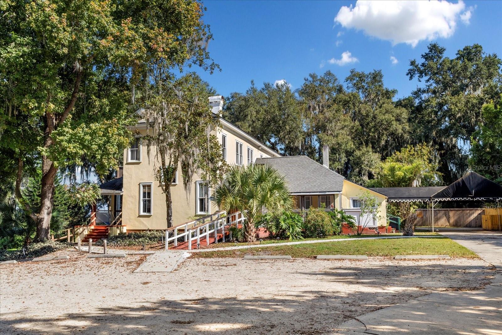 Image 17 of 62 For 620 Tubb Street