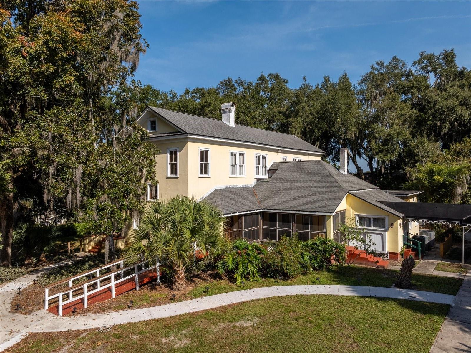 Image 2 of 62 For 620 Tubb Street