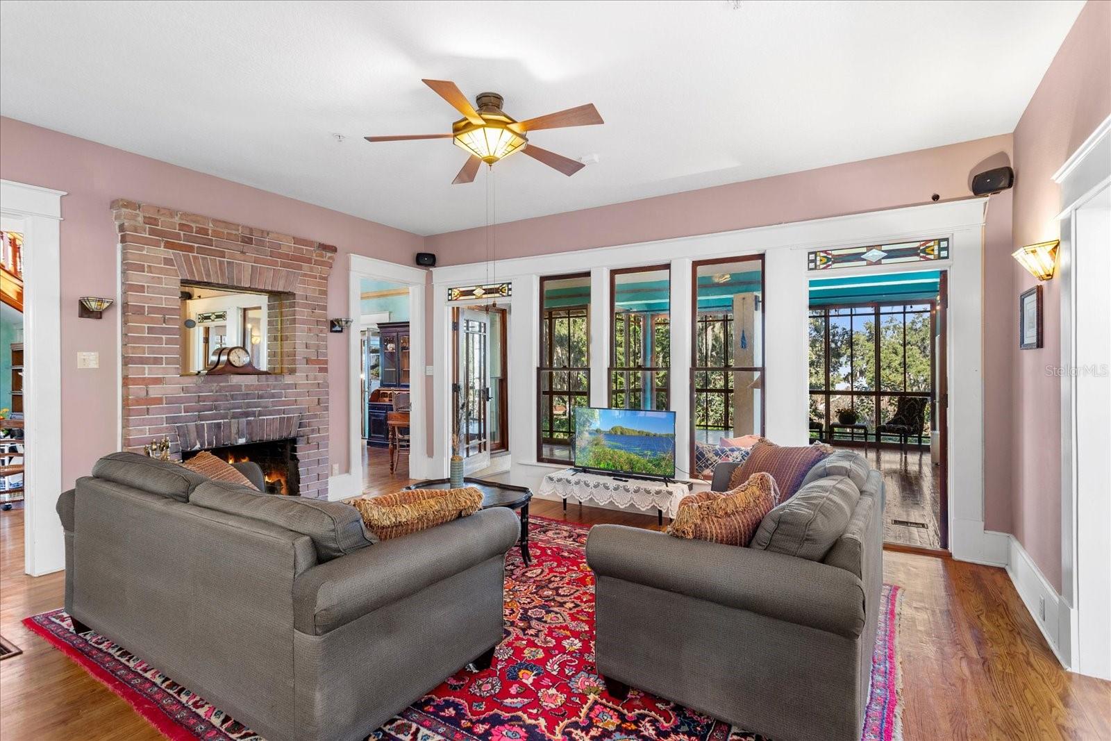 Image 22 of 62 For 620 Tubb Street