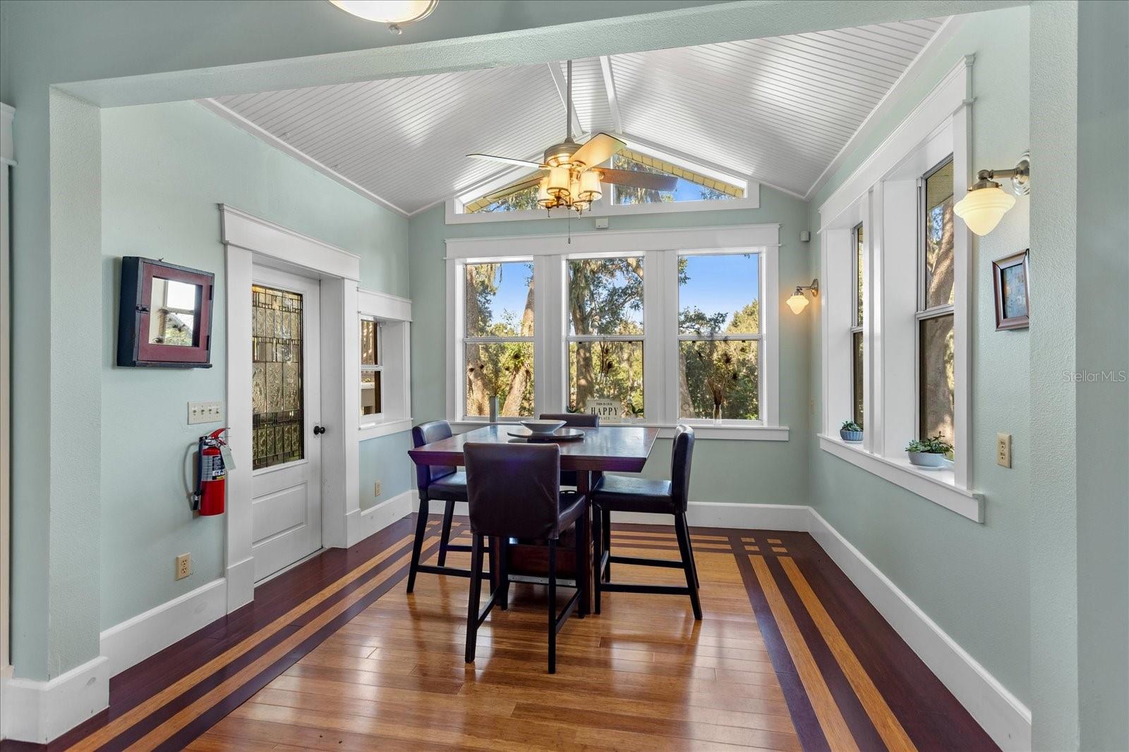 Image 30 of 62 For 620 Tubb Street