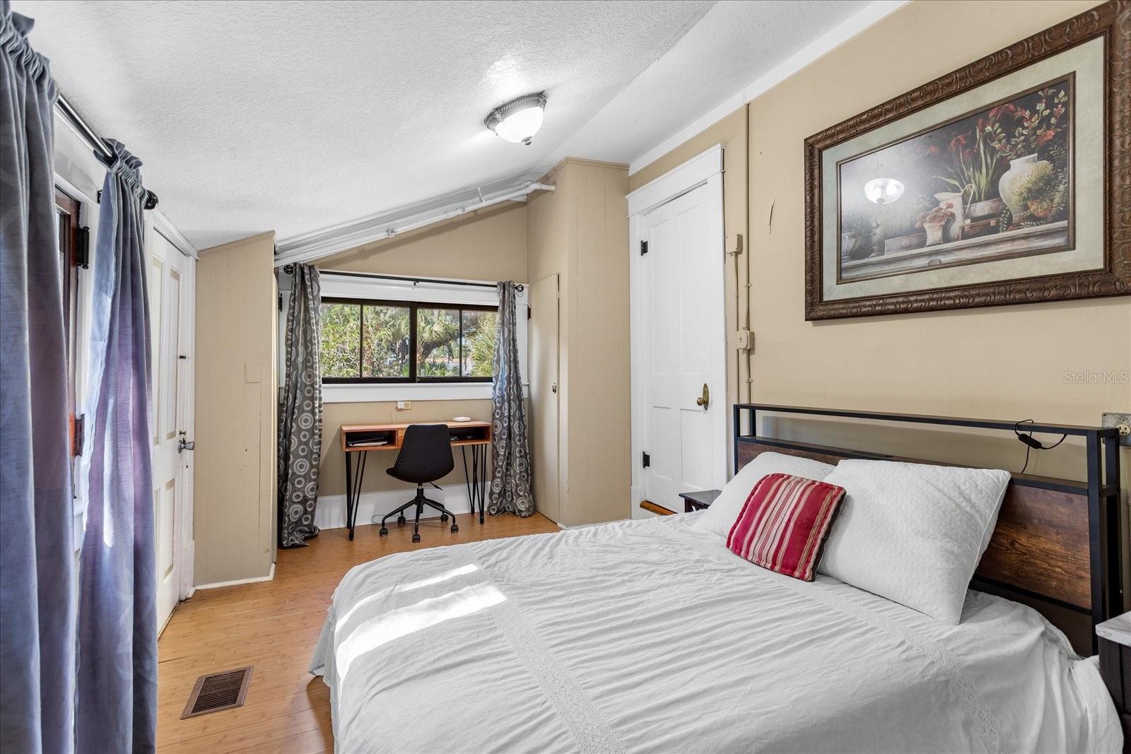 Image 43 of 62 For 620 Tubb Street