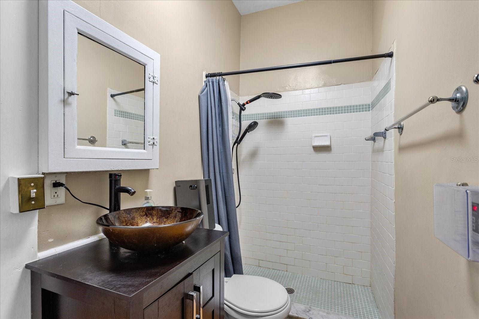 Image 44 of 62 For 620 Tubb Street