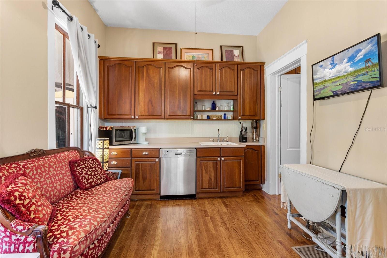 Image 46 of 62 For 620 Tubb Street