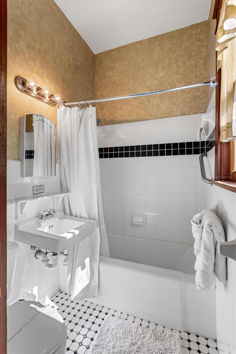 Image 56 of 62 For 620 Tubb Street