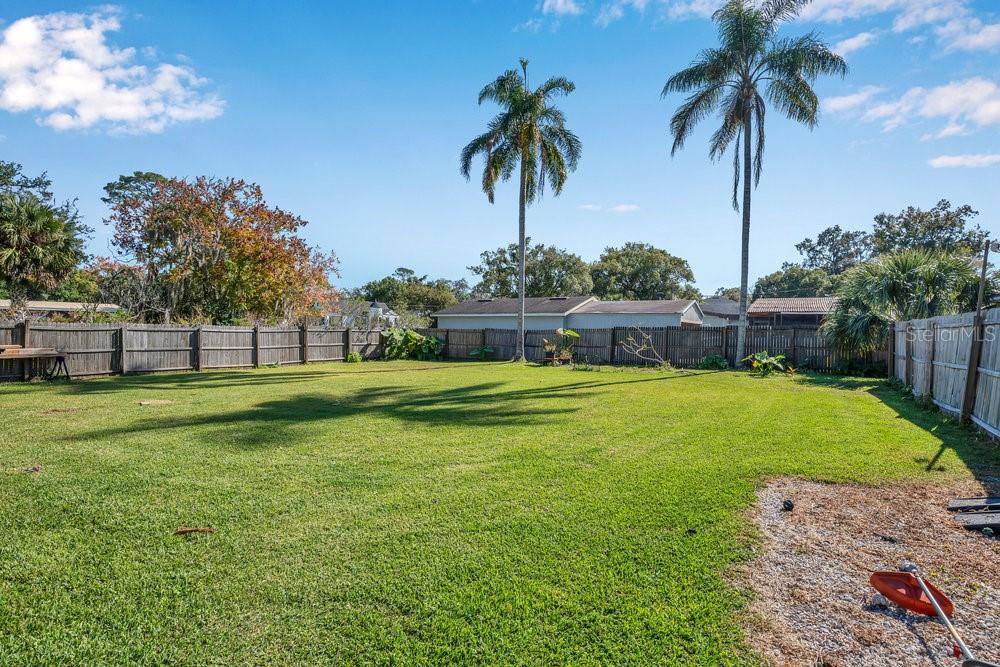 Image 2 of 16 For 2004 Lily Court