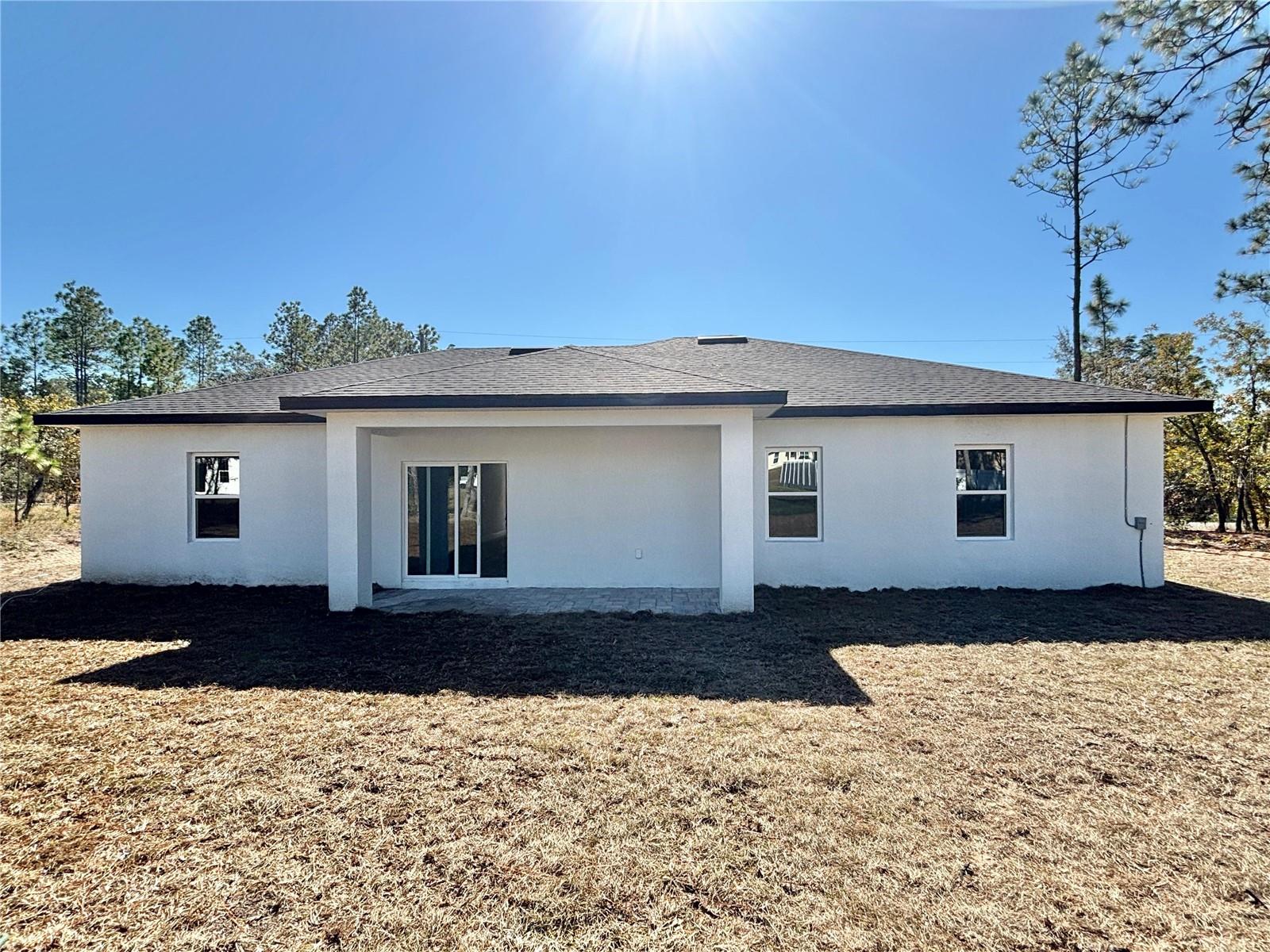 Listing photo id 16 for 2349 Oakland Lane