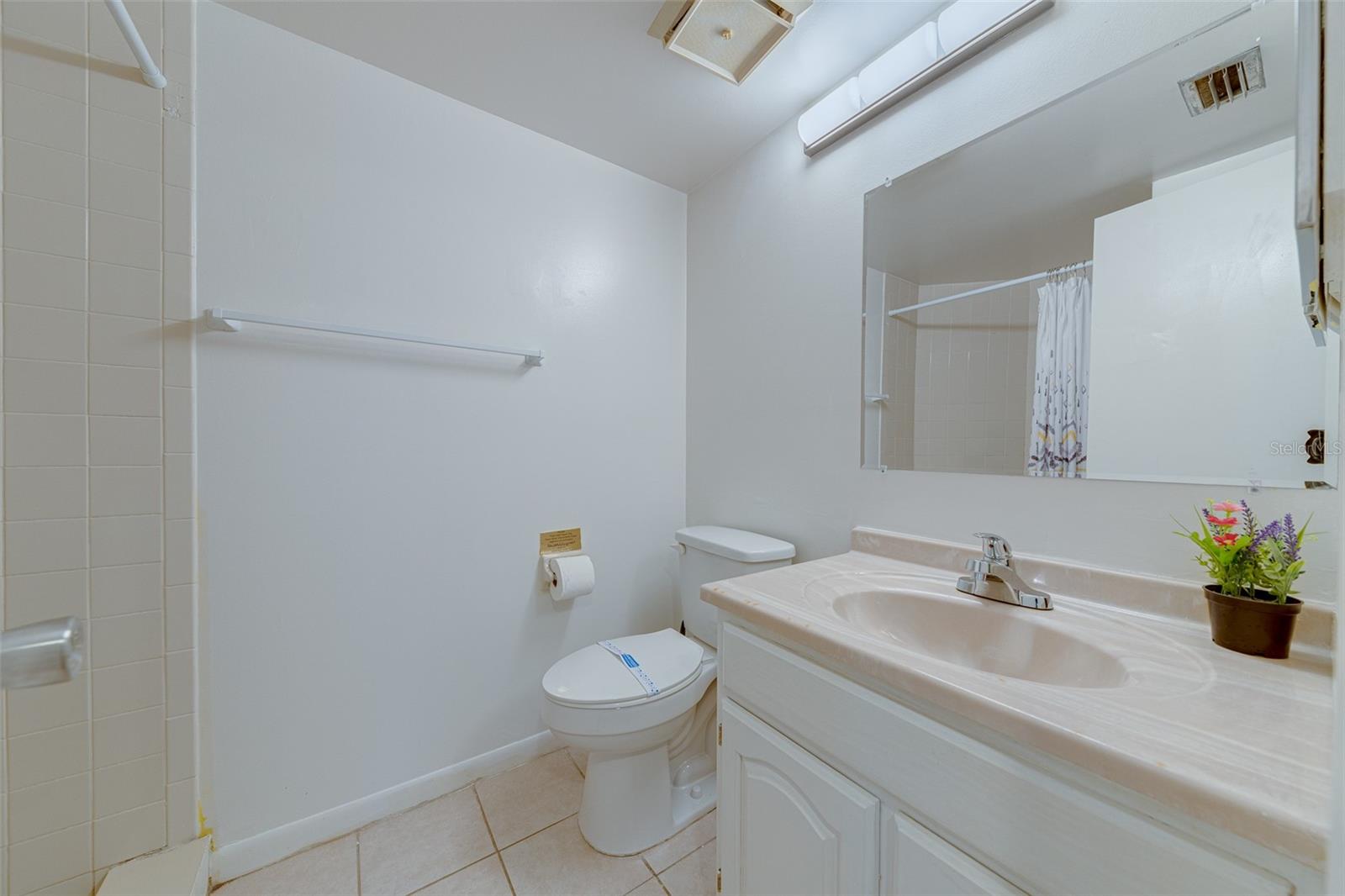 Image 11 of 24 For 4004 Atrium Drive 4