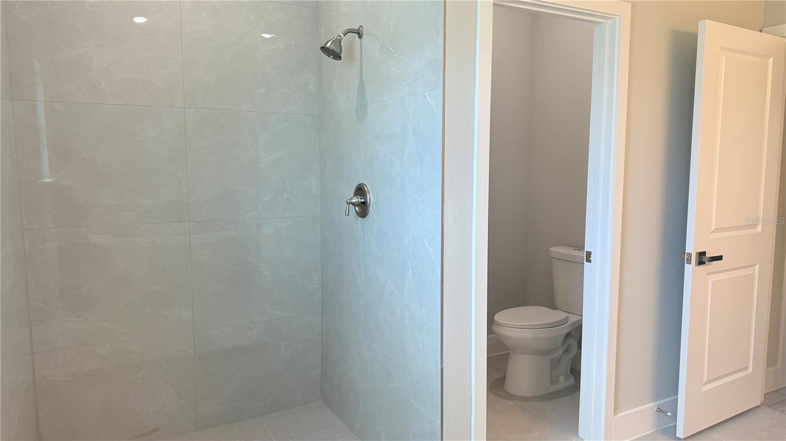 Image 12 of 27 For 18097 Cochran Boulevard