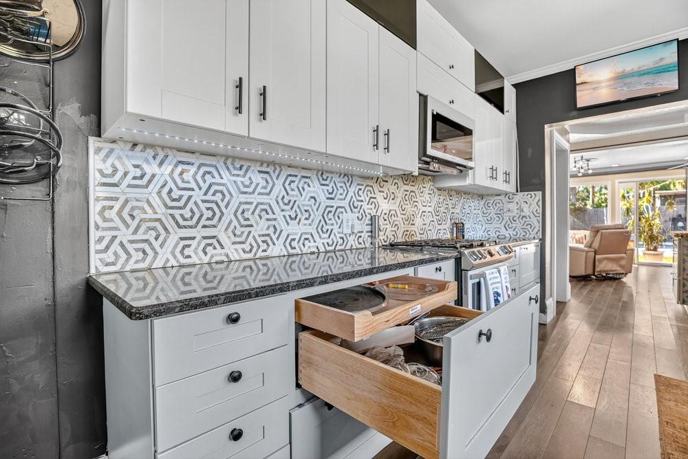 Image 18 of 77 For 2004 Lily Court