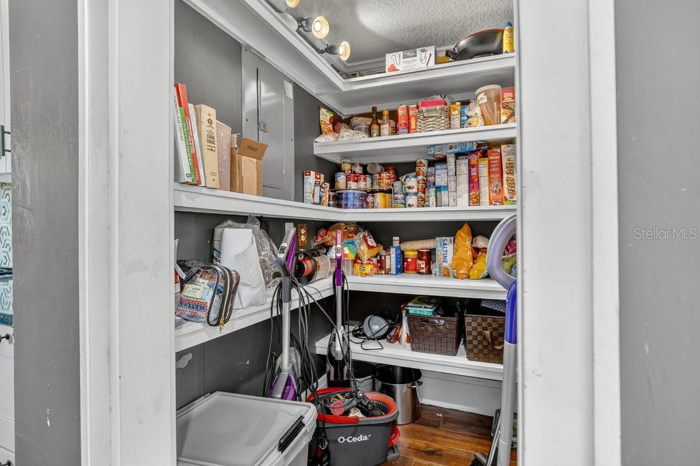 Image 22 of 77 For 2004 Lily Court