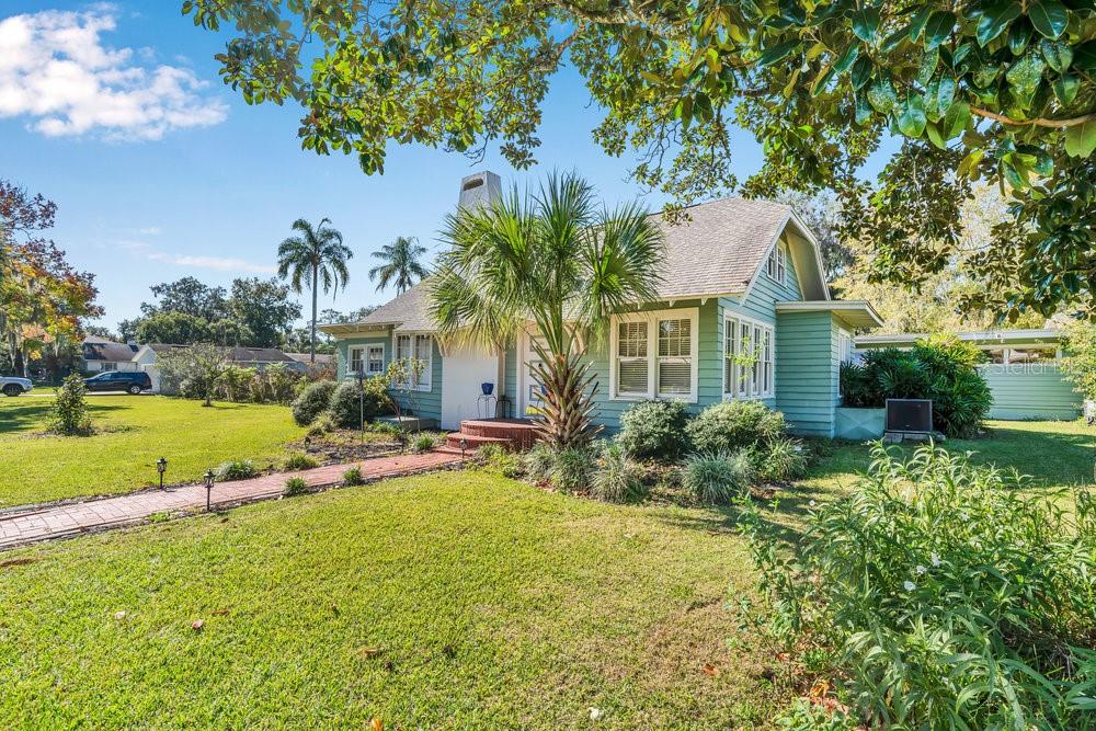 Image 3 of 77 For 2004 Lily Court