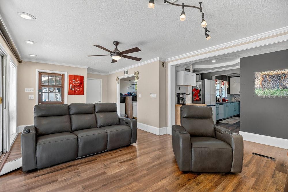 Image 31 of 77 For 2004 Lily Court