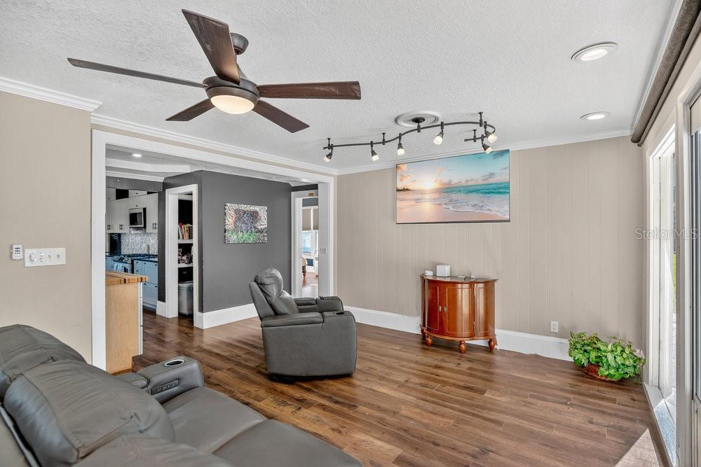 Image 33 of 77 For 2004 Lily Court