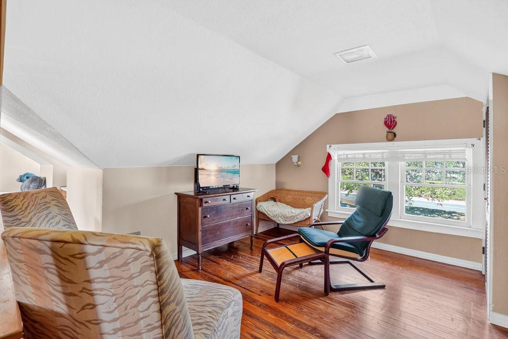 Image 35 of 77 For 2004 Lily Court