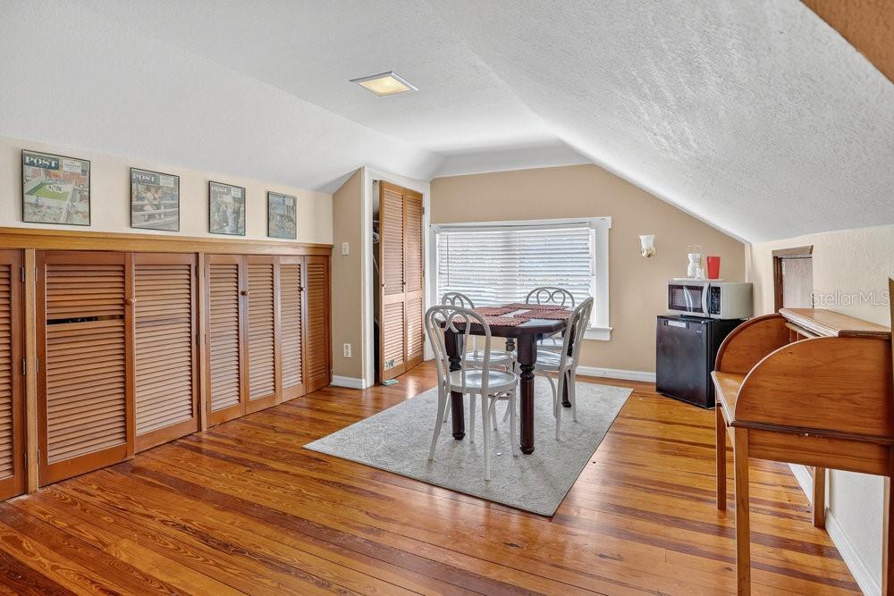 Image 40 of 77 For 2004 Lily Court