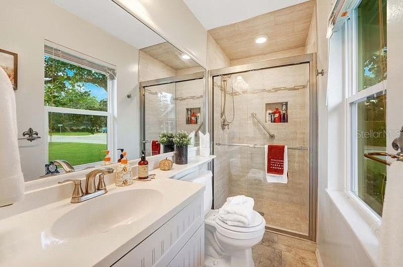 Image 63 of 77 For 2004 Lily Court