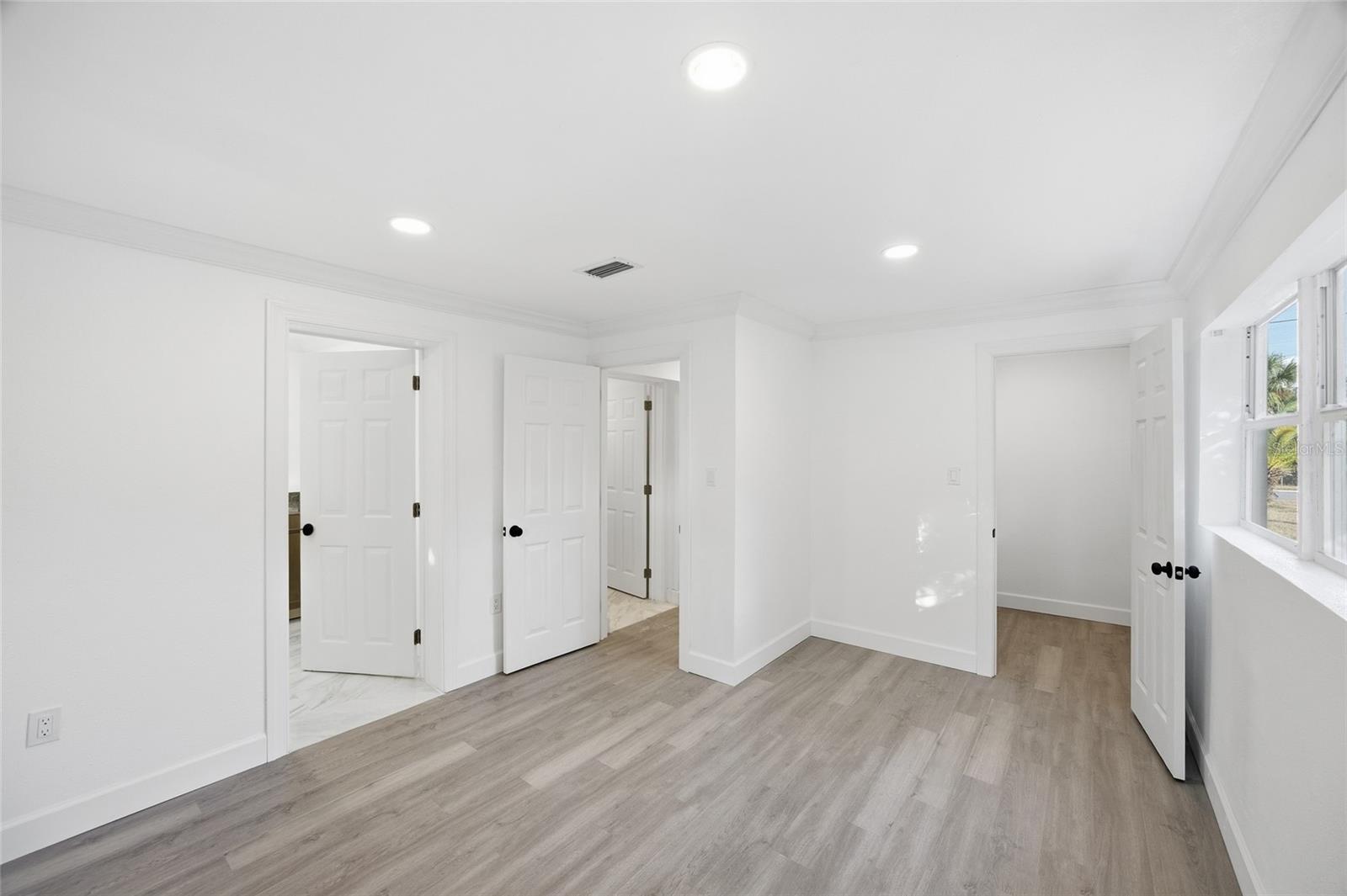 Image 17 of 24 For 1908 Macomber Avenue