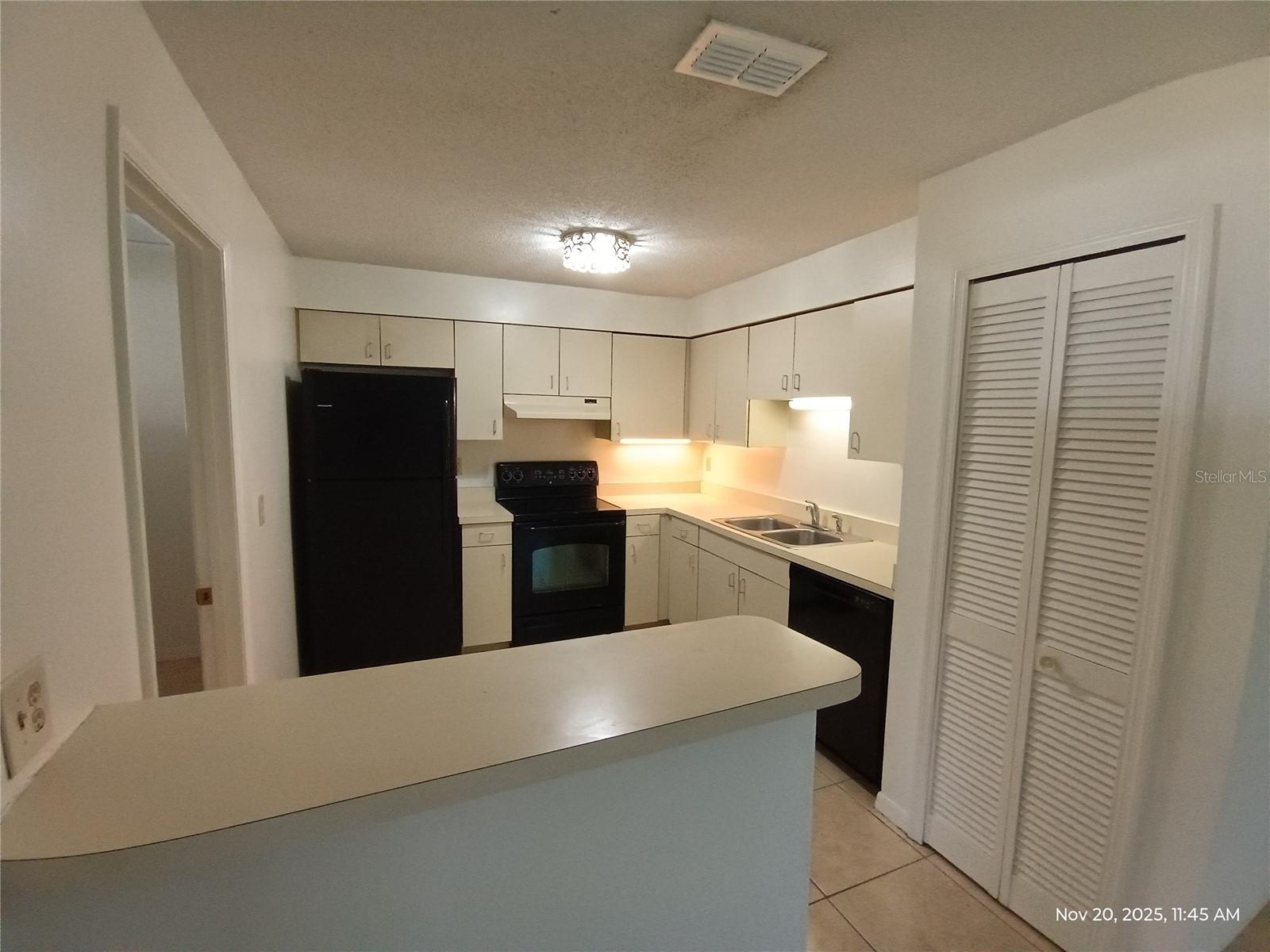 Image 4 of 12 For 408 Warren Avenue