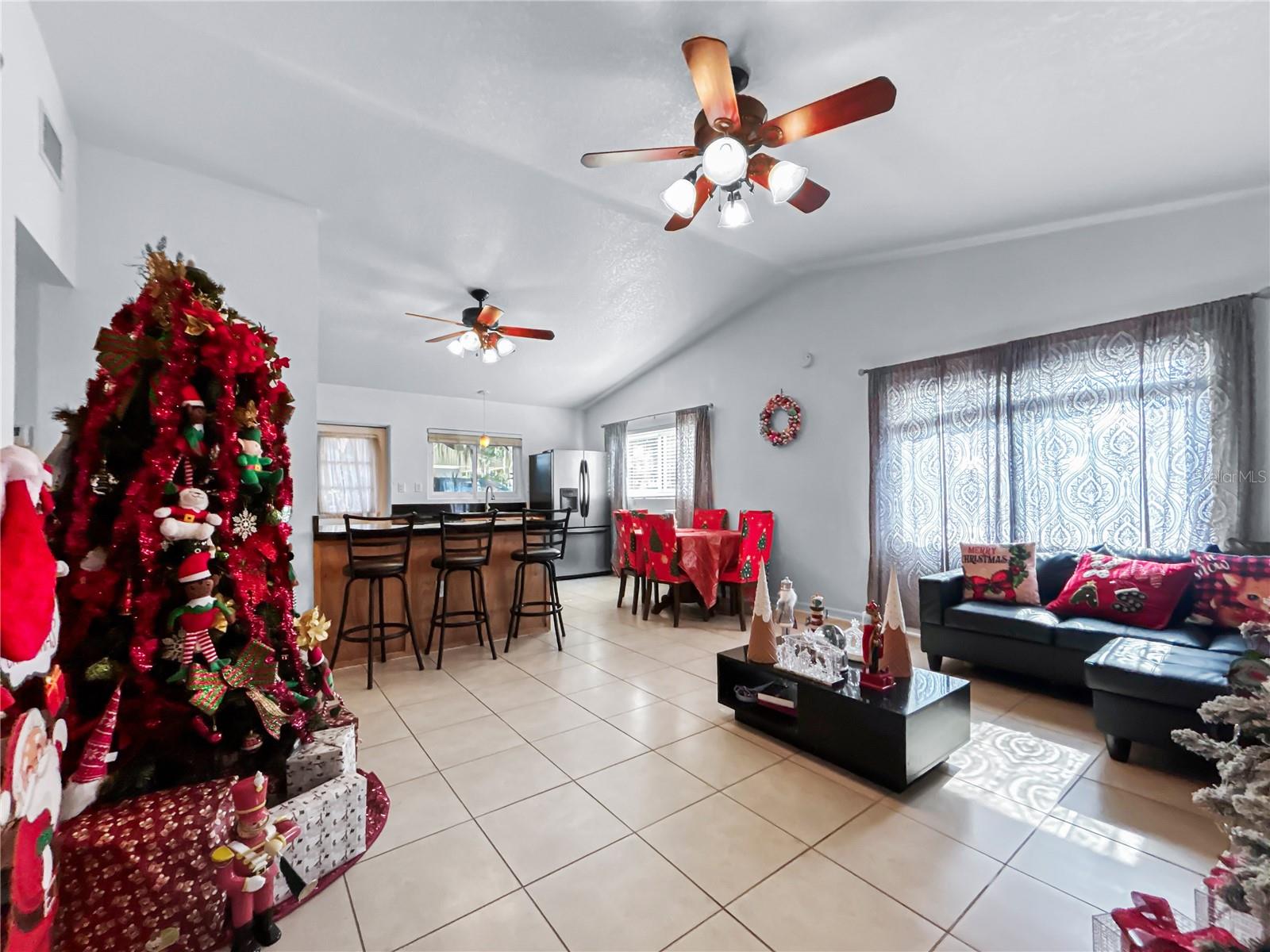 Image 4 of 17 For 608 Nelson Street