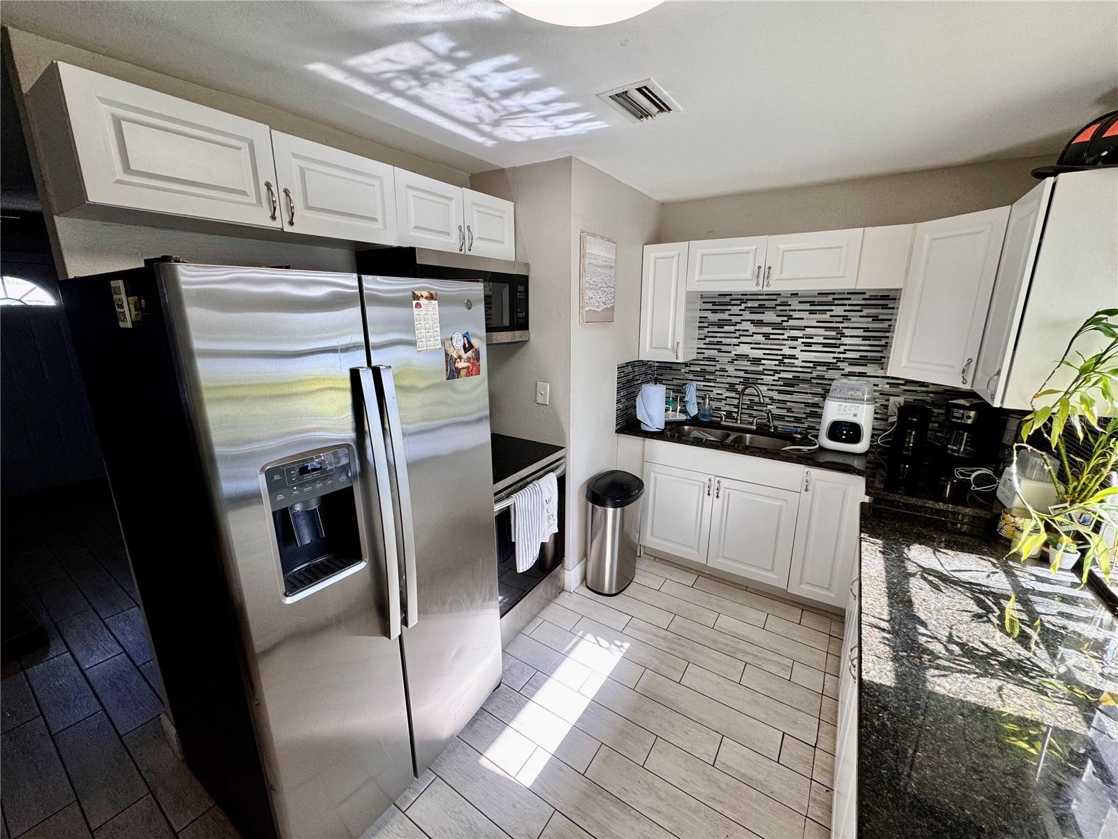 Image 5 of 17 For 3810 Johnson Street