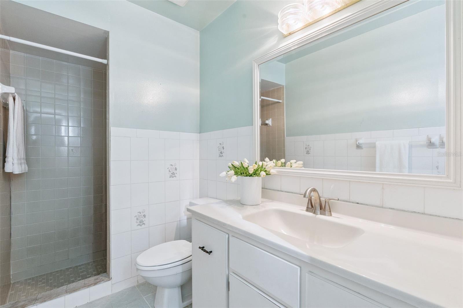 Image 16 of 23 For 100 Juarez Drive