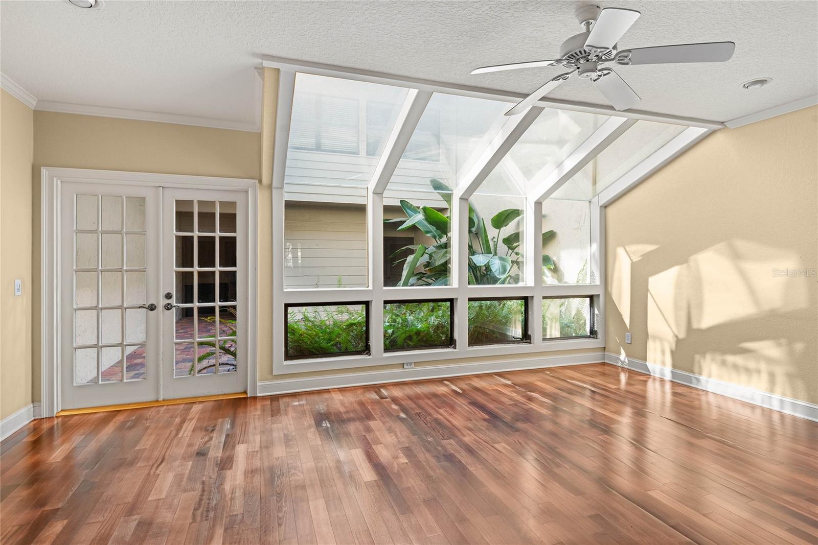 Image 13 of 32 For 1134 Washington Avenue 13