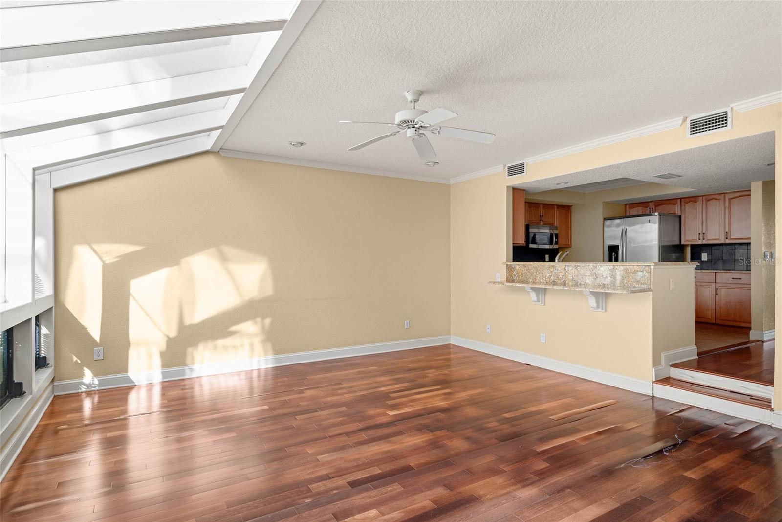 Image 14 of 32 For 1134 Washington Avenue 13