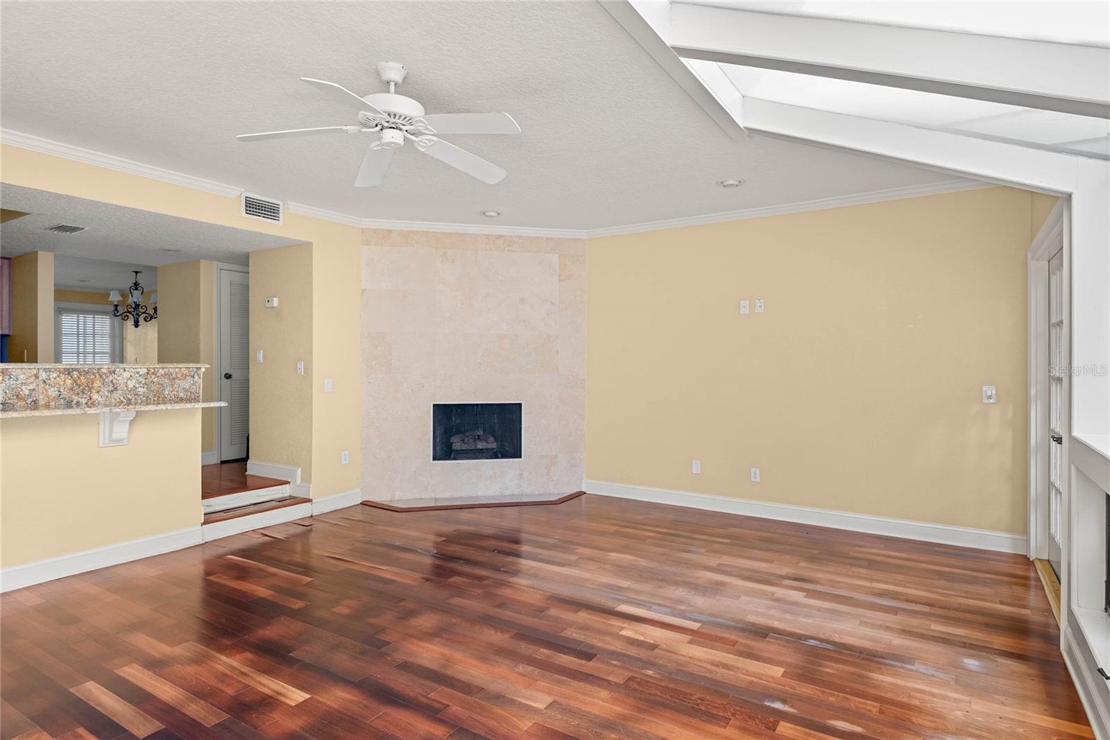 Image 15 of 32 For 1134 Washington Avenue 13