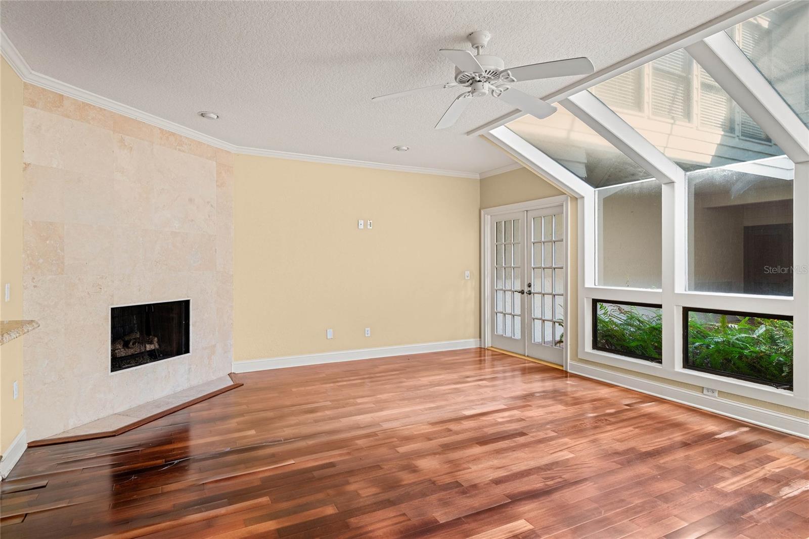 Image 16 of 32 For 1134 Washington Avenue 13