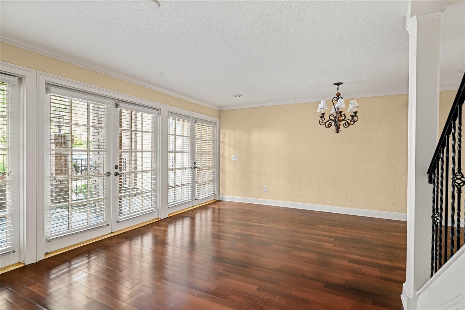 Image 8 of 32 For 1134 Washington Avenue 13