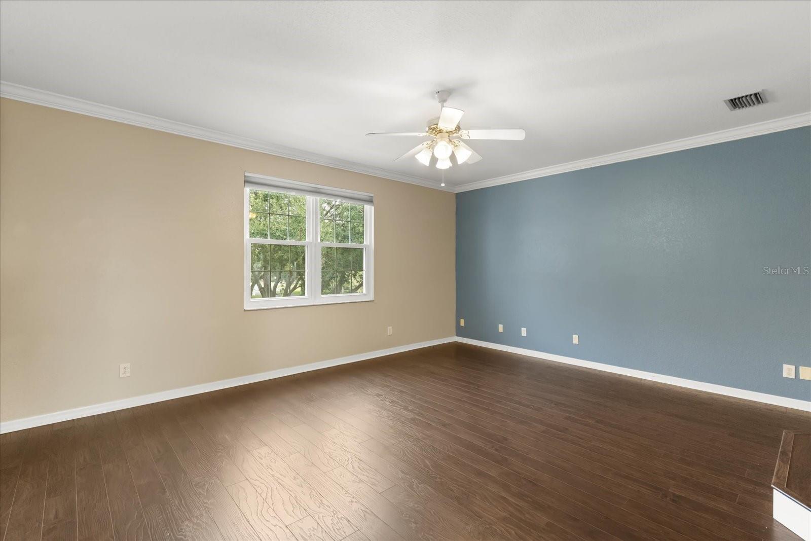 Listing photo id 12 for 9005 Pinebreeze Drive