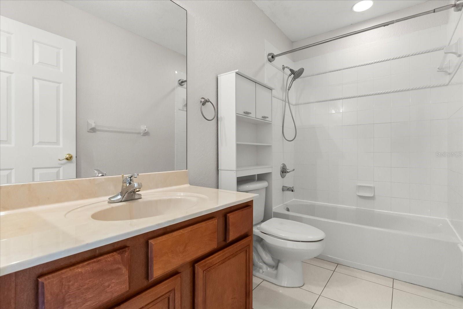 Listing photo id 18 for 9005 Pinebreeze Drive