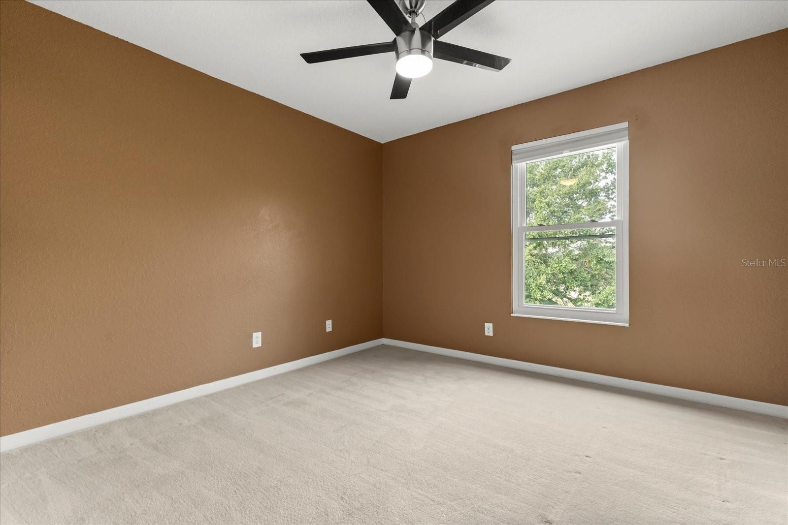 Listing photo id 21 for 9005 Pinebreeze Drive