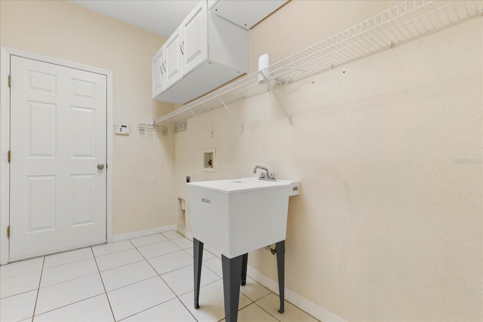 Listing photo id 27 for 9005 Pinebreeze Drive