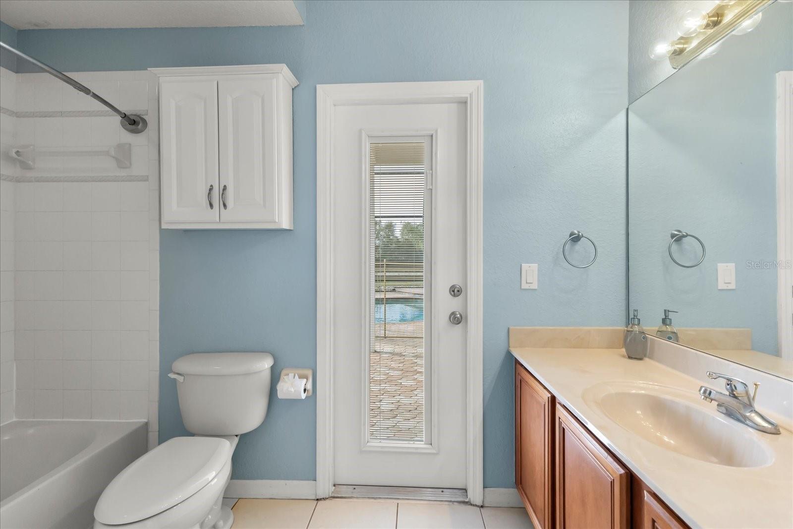 Listing photo id 30 for 9005 Pinebreeze Drive