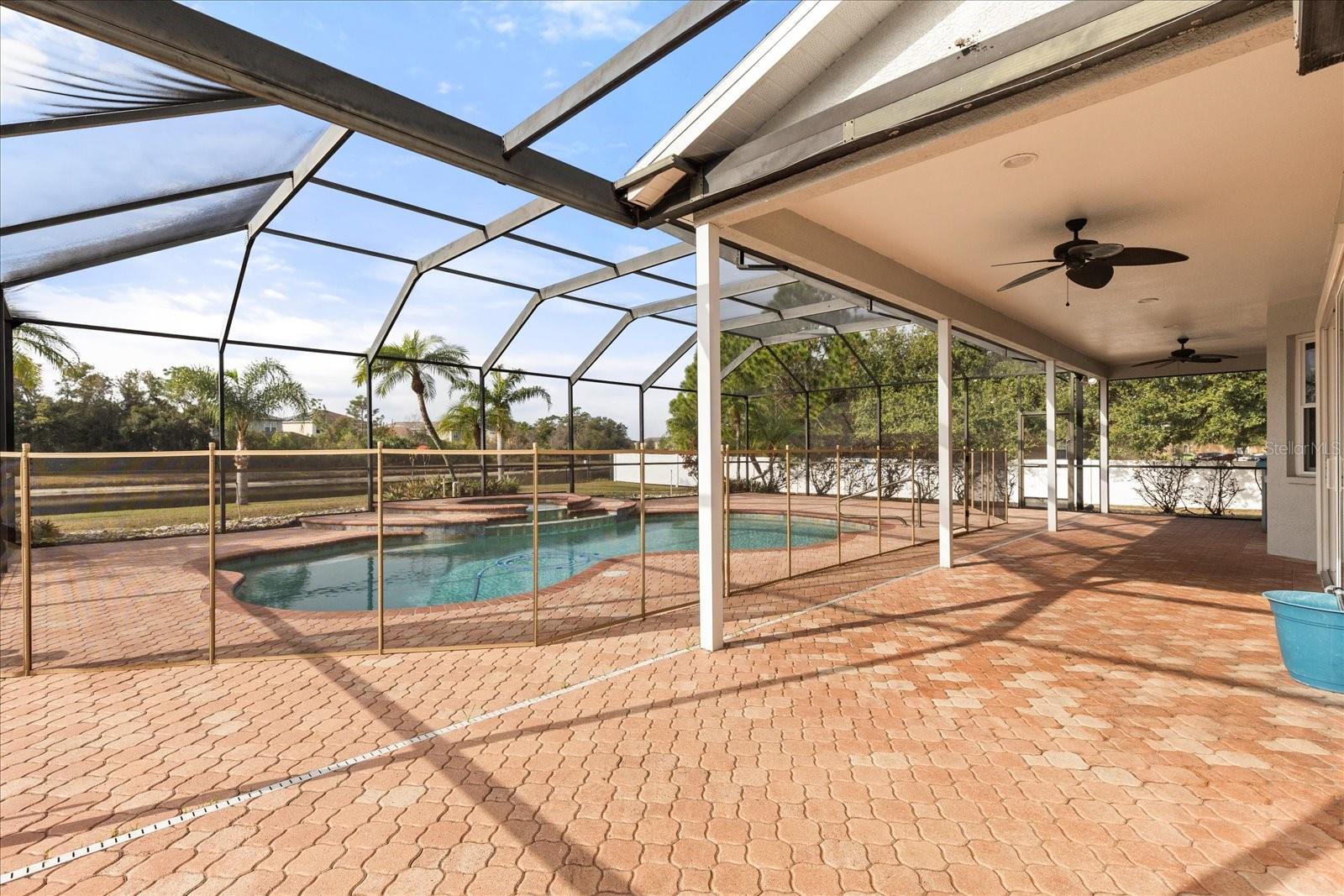 Listing photo id 31 for 9005 Pinebreeze Drive