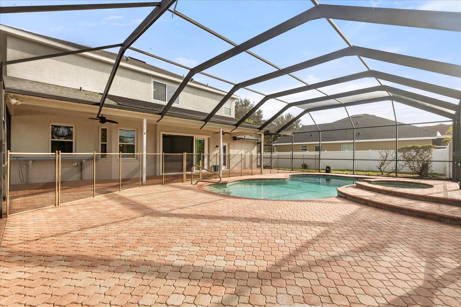 Listing photo id 33 for 9005 Pinebreeze Drive