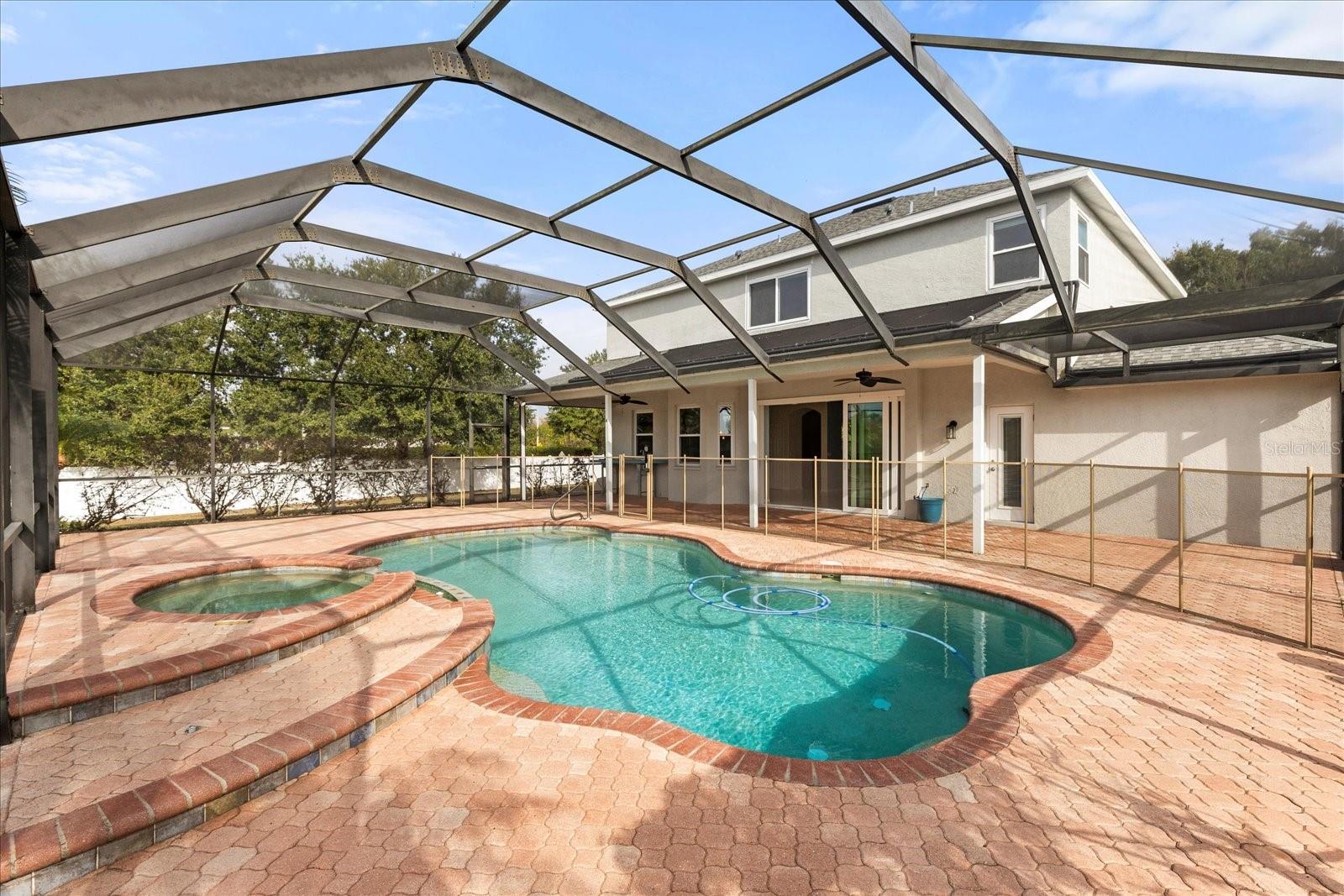 Listing photo id 34 for 9005 Pinebreeze Drive