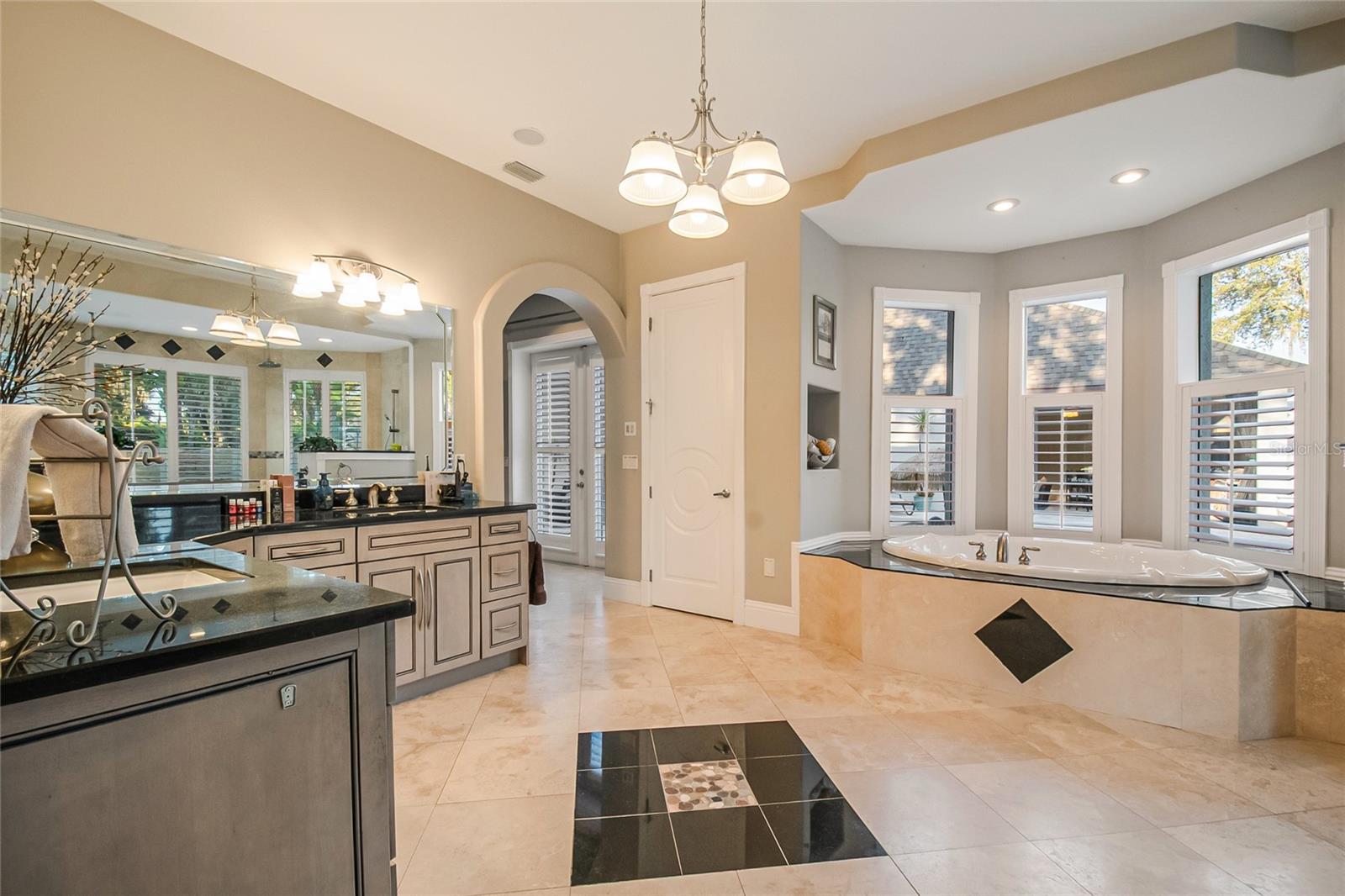 Image 46 of 94 For 183 Mcgregor Road