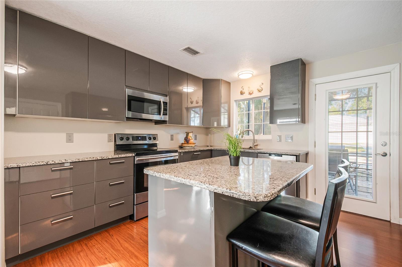 Image 73 of 94 For 183 Mcgregor Road