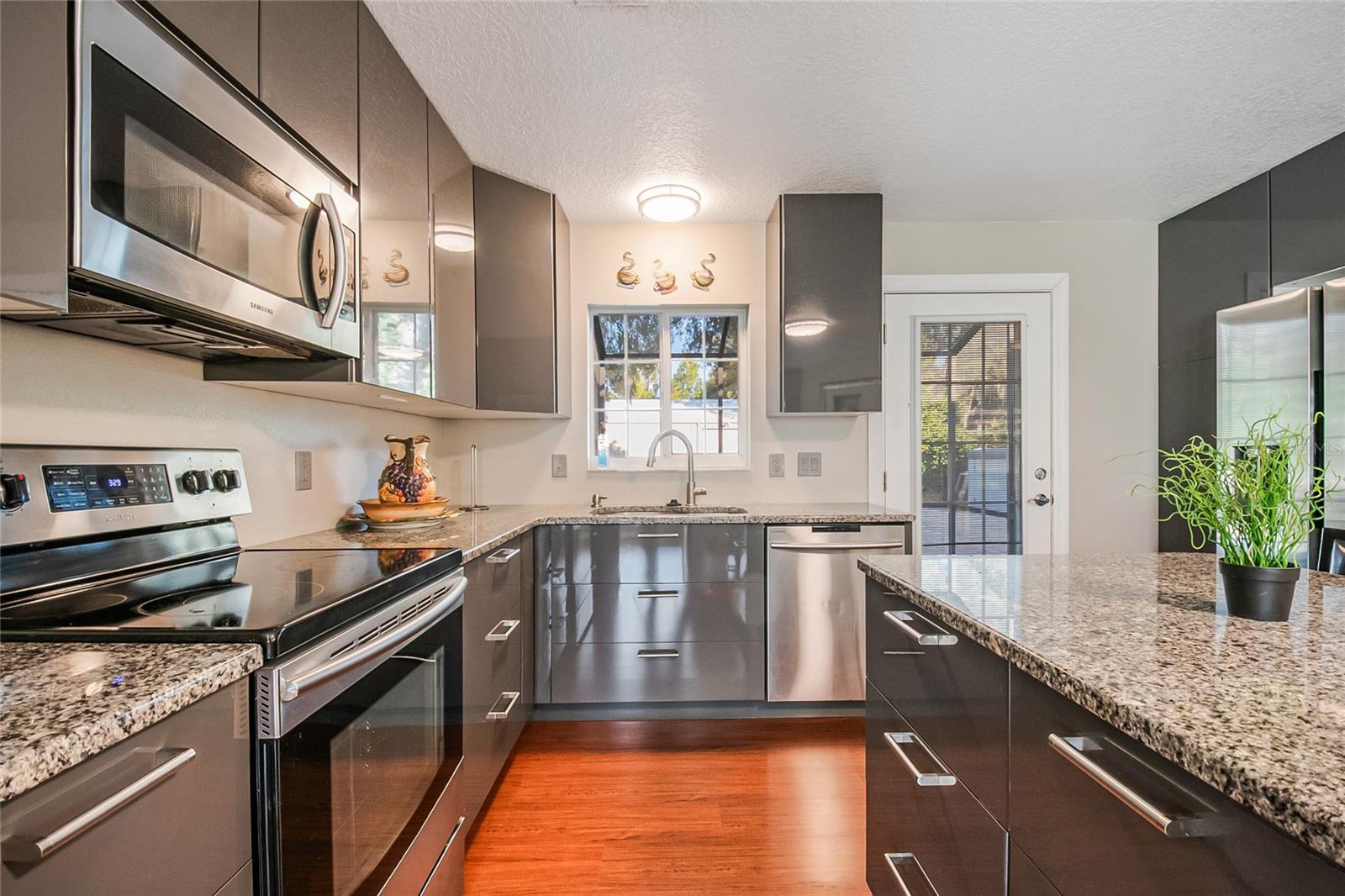 Image 74 of 94 For 183 Mcgregor Road